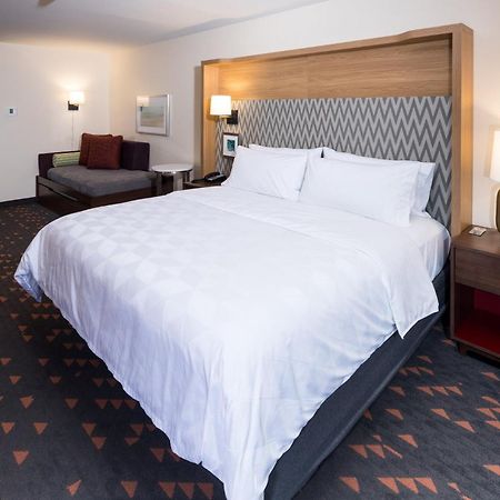 Holiday Inn & Suites Detroit - Troy By Ihg Exterior foto