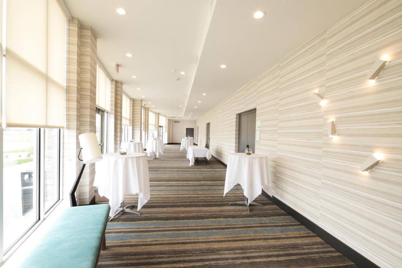 Holiday Inn & Suites Detroit - Troy By Ihg Exterior foto