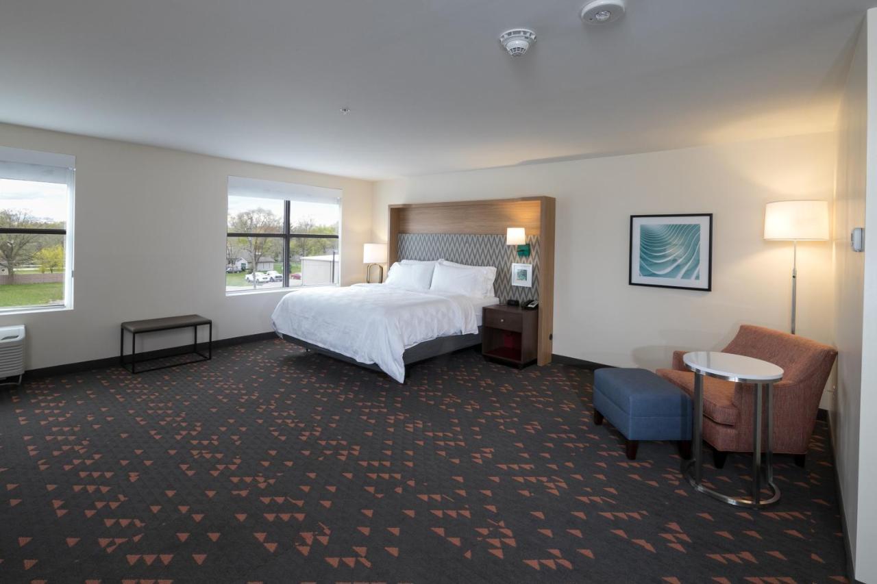 Holiday Inn & Suites Detroit - Troy By Ihg Exterior foto