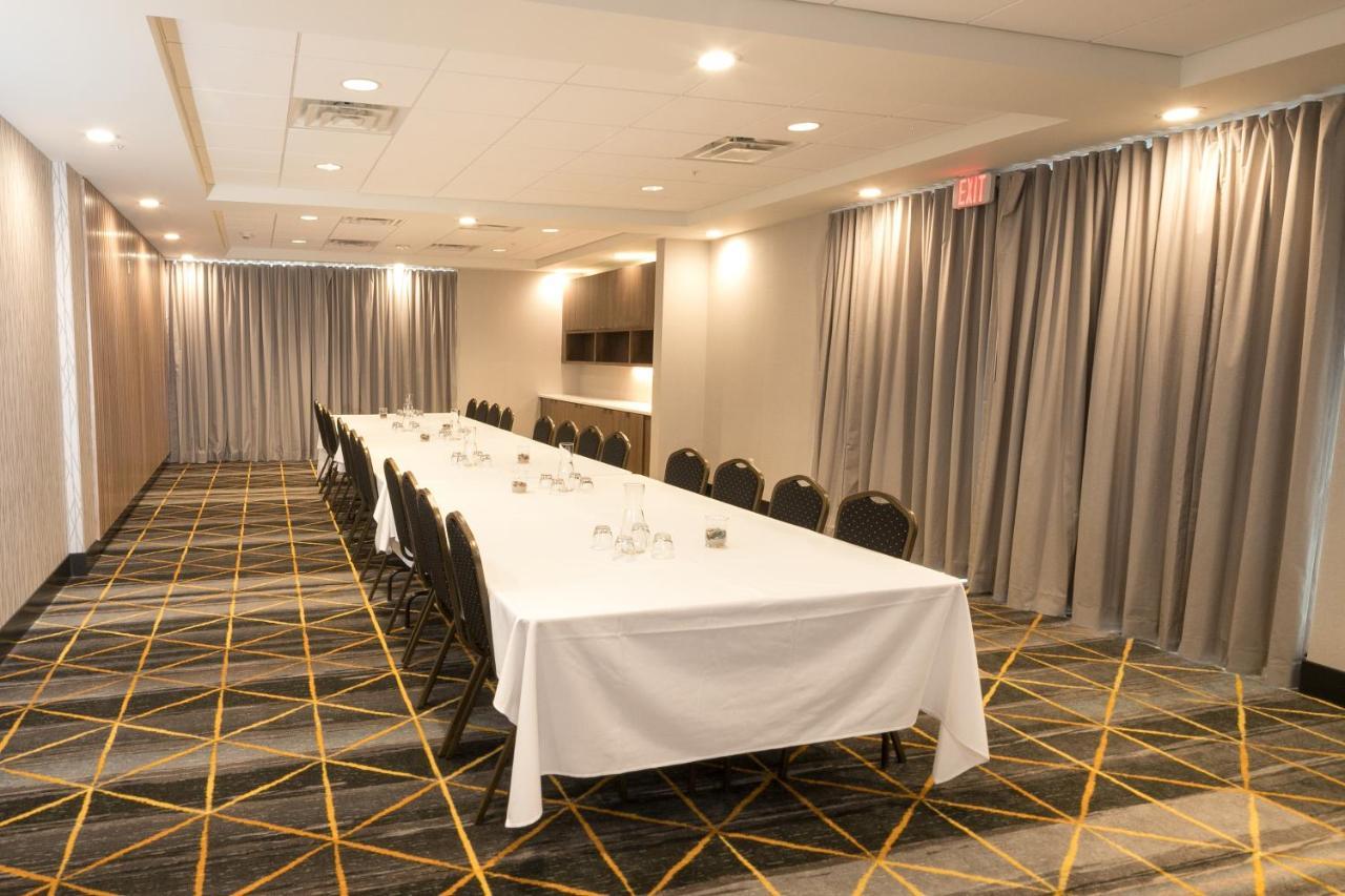 Holiday Inn & Suites Detroit - Troy By Ihg Exterior foto