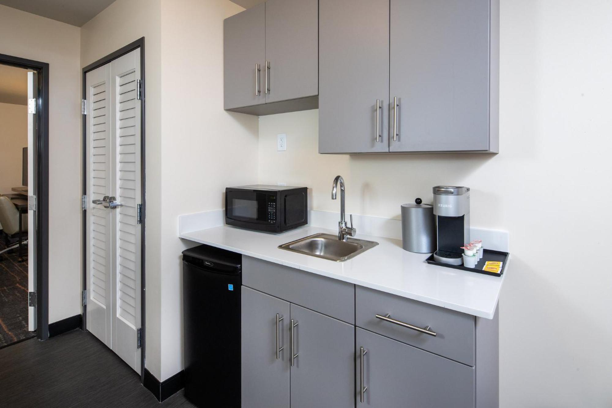 Holiday Inn & Suites Detroit - Troy By Ihg Exterior foto