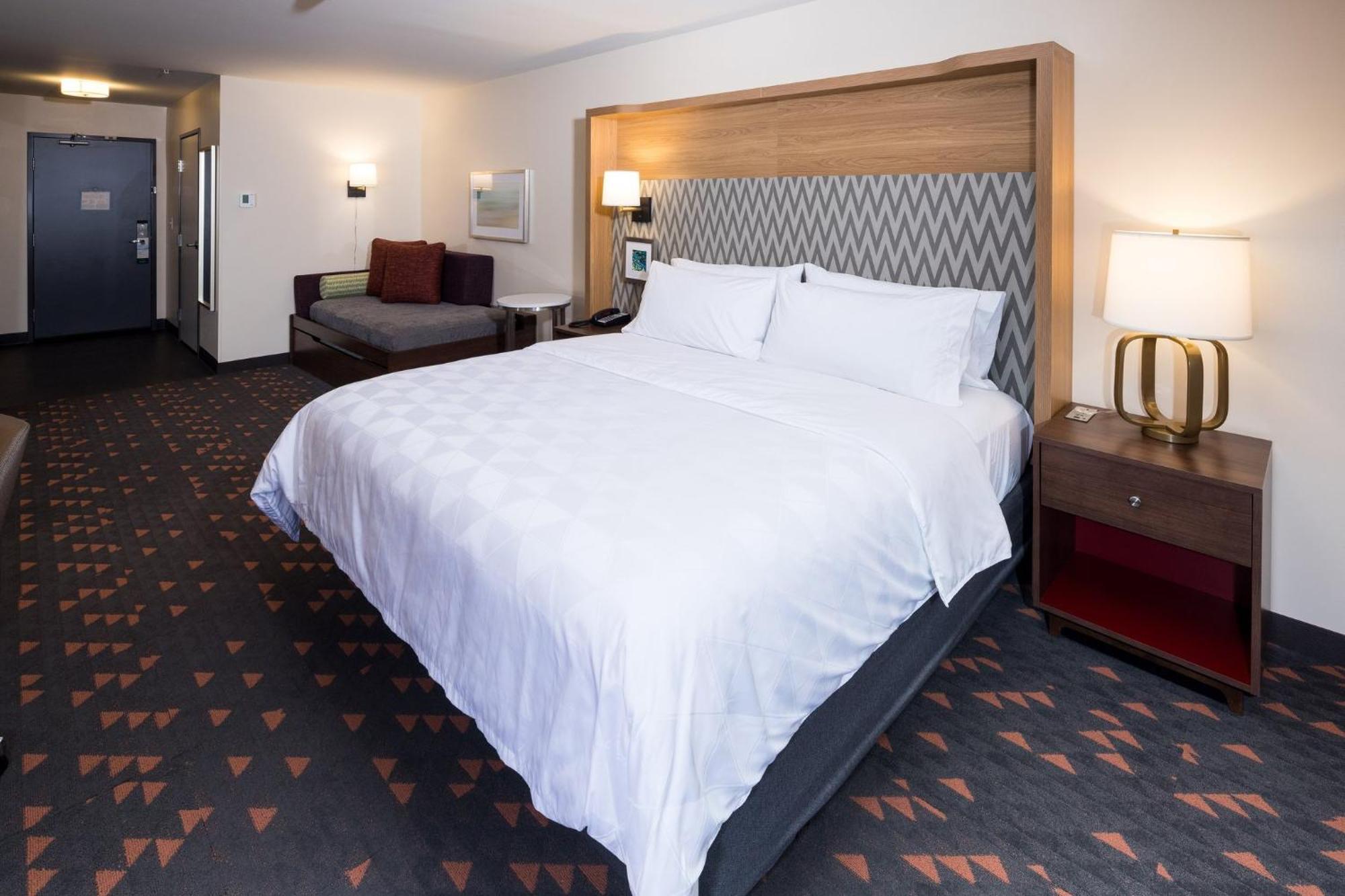 Holiday Inn & Suites Detroit - Troy By Ihg Exterior foto