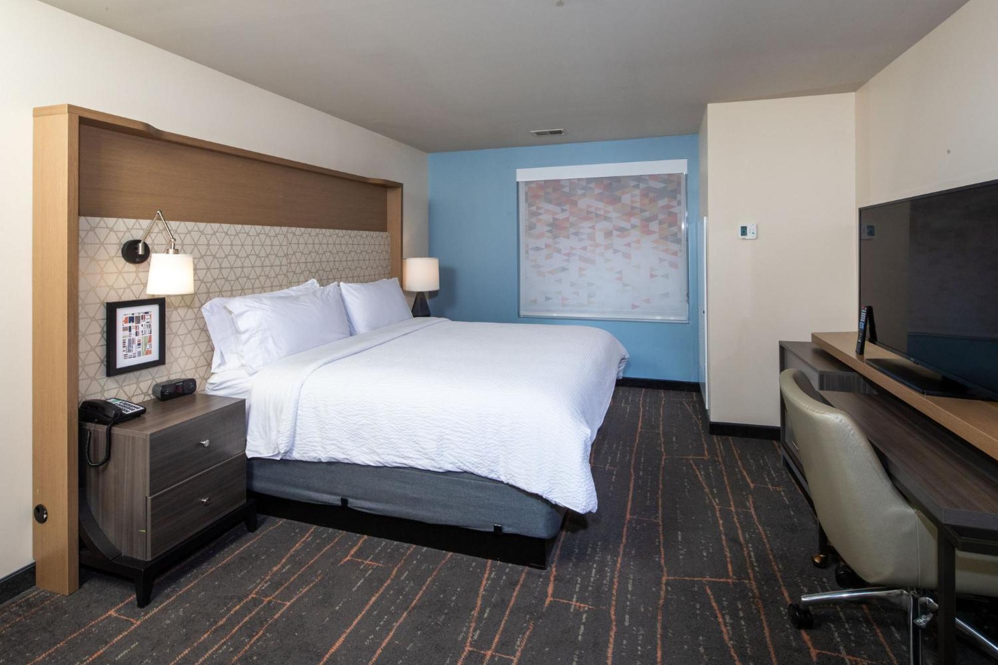 Holiday Inn & Suites Detroit - Troy By Ihg Exterior foto