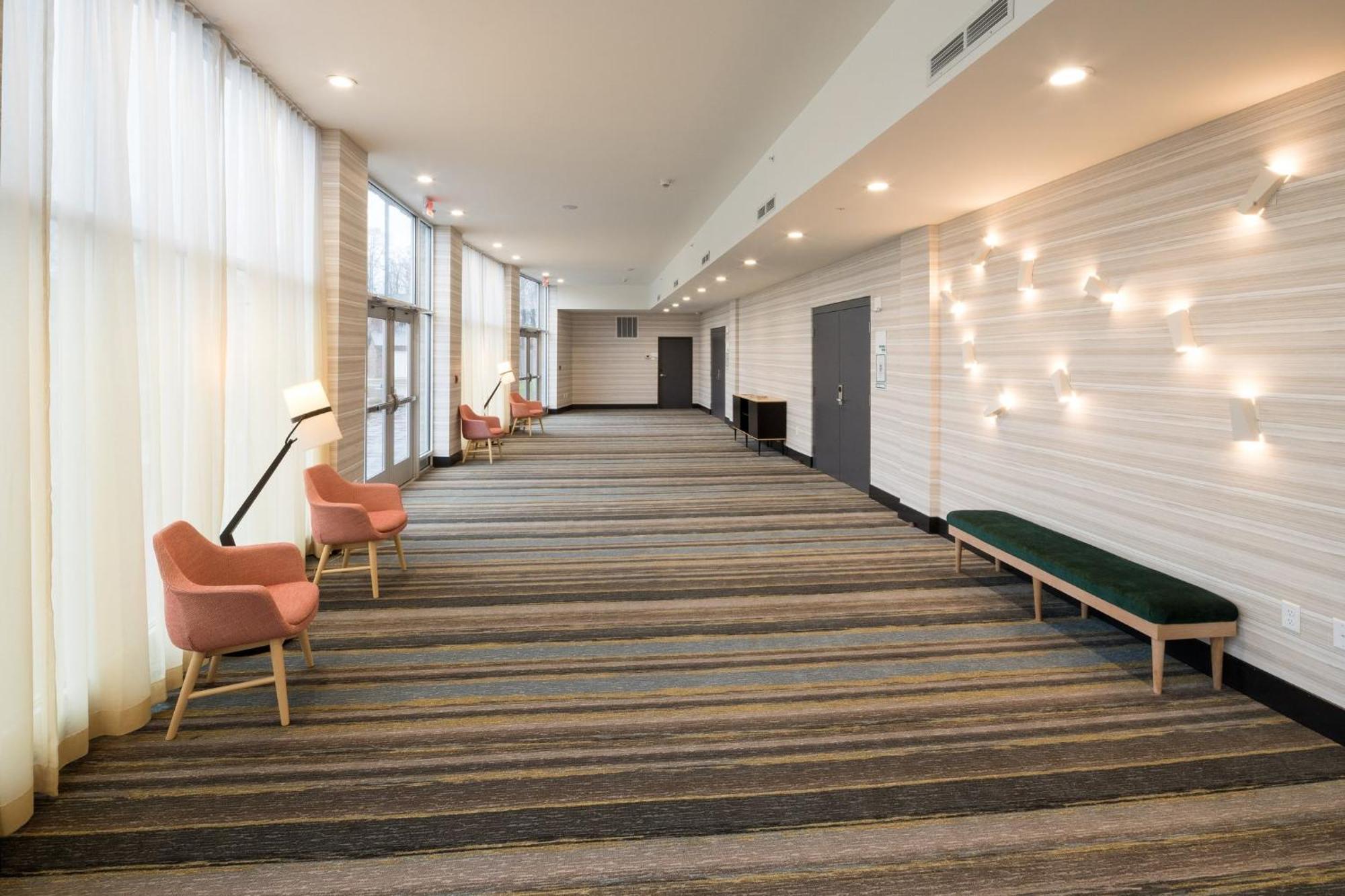 Holiday Inn & Suites Detroit - Troy By Ihg Exterior foto